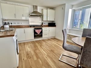 Kitchen/Diner- click for photo gallery